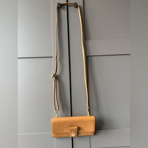 J. W. Hulme, British Tan Leather Crossbody Wallet
Brand est 1905.  Old Money